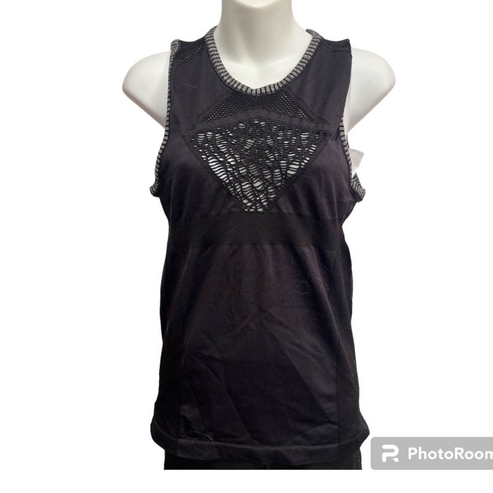 NUX Activewear Geneva tank size large. Black